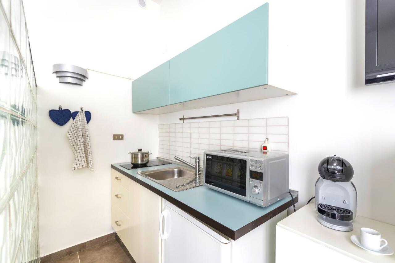 Hostly - Nicole Apartment Volturno- Full Rome Center Экстерьер фото