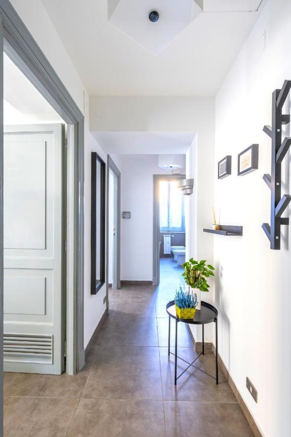 Hostly - Nicole Apartment Volturno- Full Rome Center Экстерьер фото
