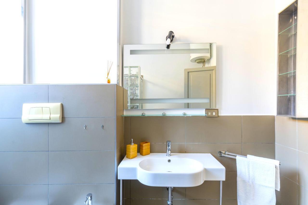Hostly - Nicole Apartment Volturno- Full Rome Center Экстерьер фото