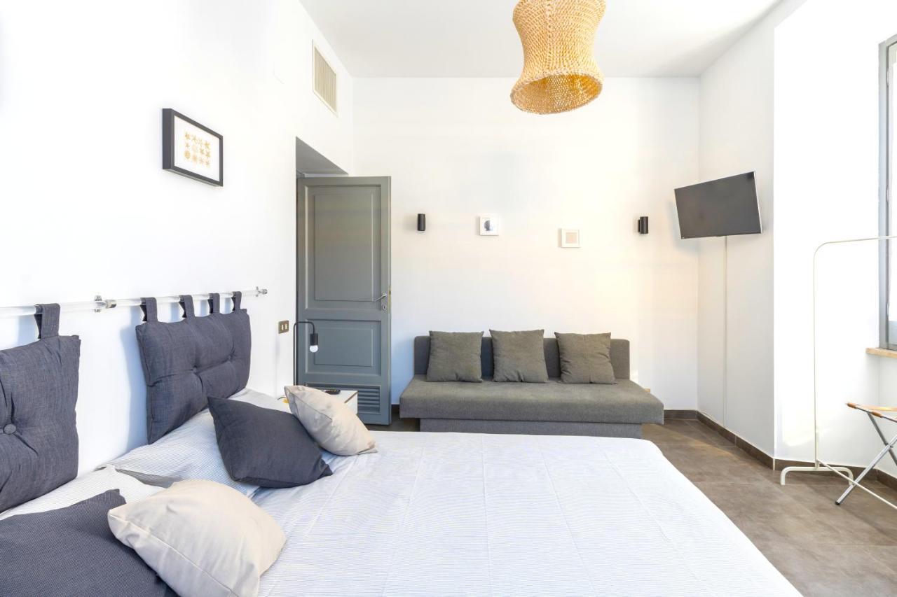 Hostly - Nicole Apartment Volturno- Full Rome Center Экстерьер фото